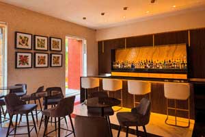 Diamond Club™ Lounge | Bar & Music Lounge